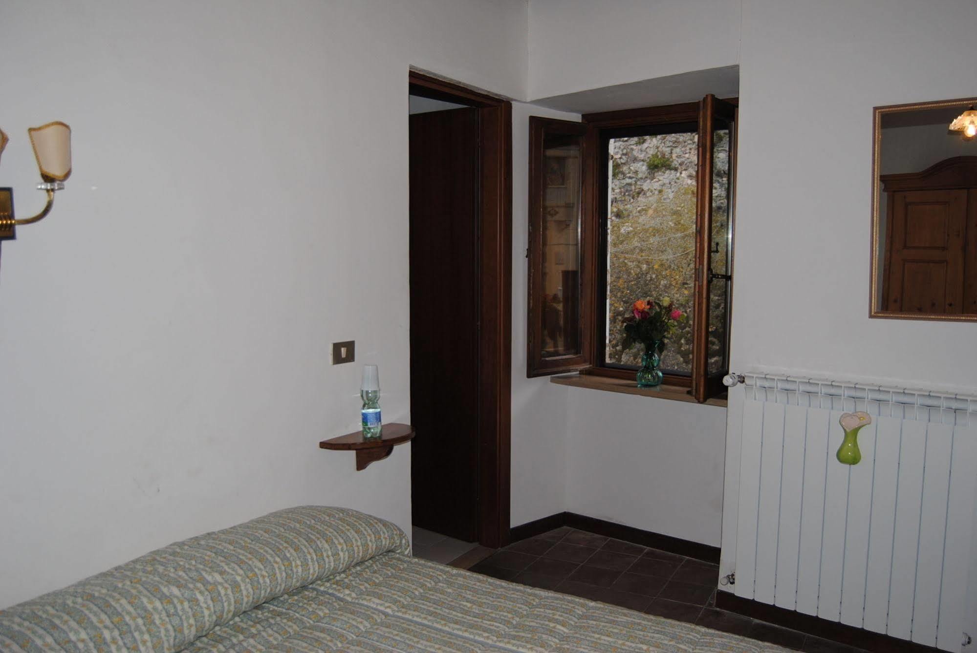 Locanda Il Falco Nero Fumone Zewnętrze zdjęcie